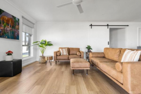 Brilliant Brennan - Modern 4 Bed 2 Bath Home